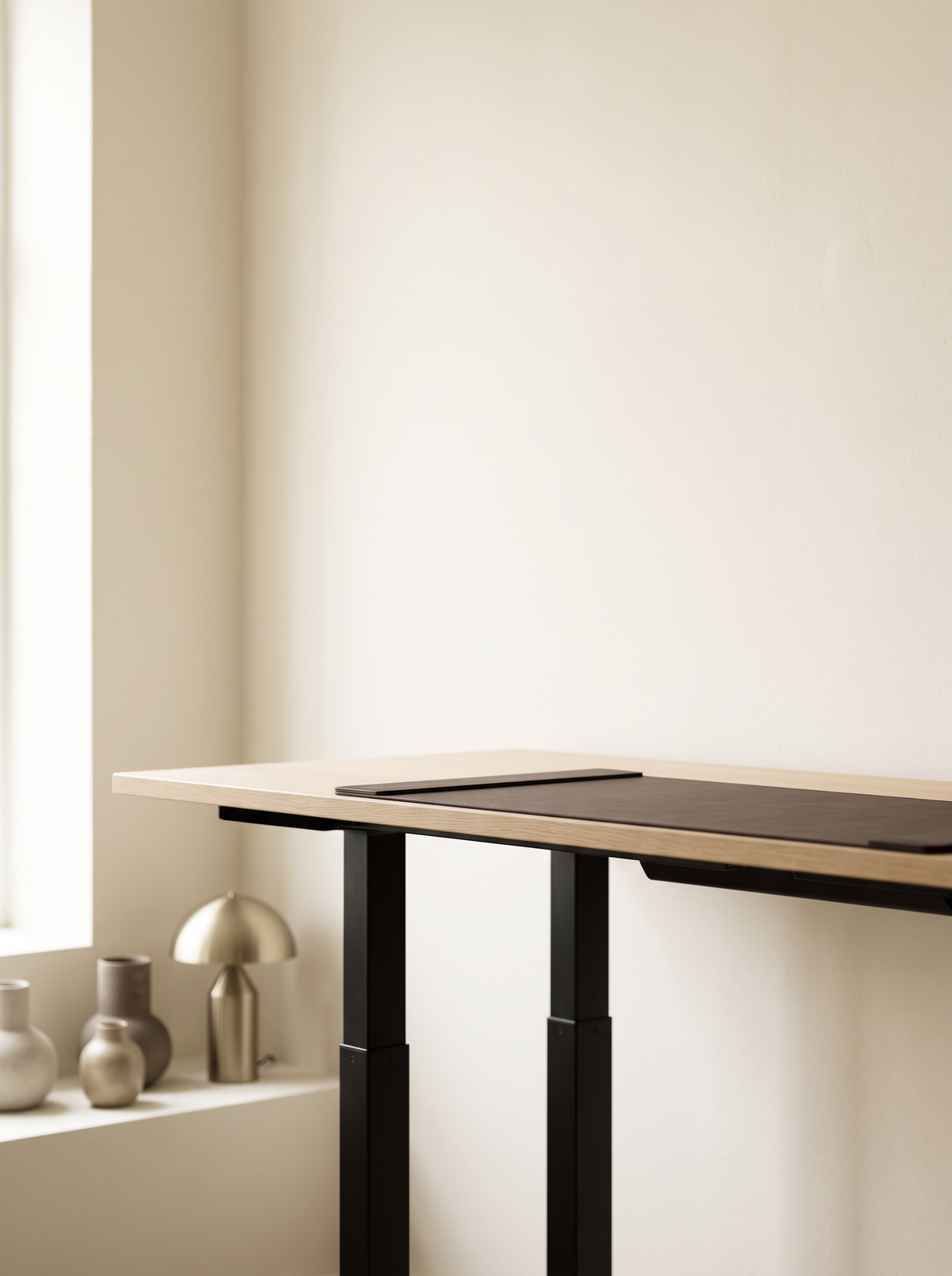 A height adjustable standing desk