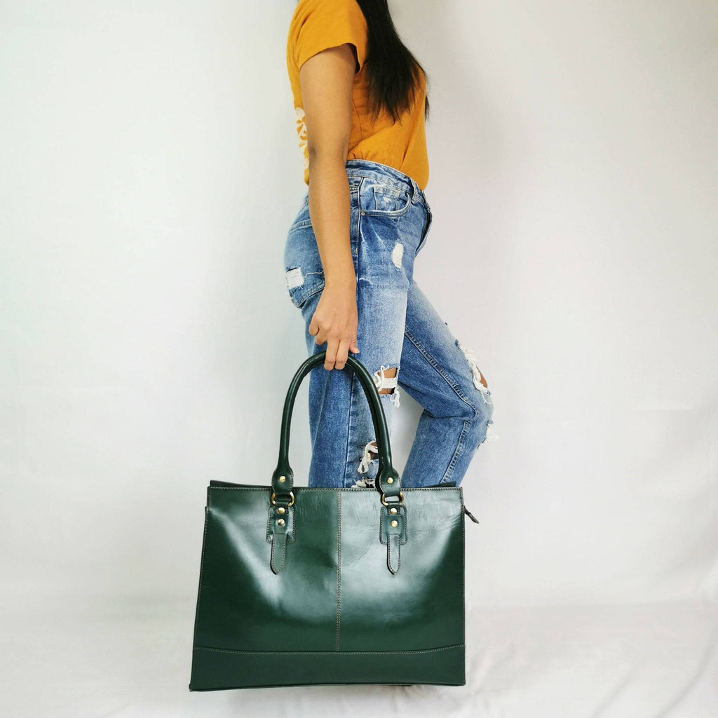 Bottle green leather laptop bag for a 17 inch machine