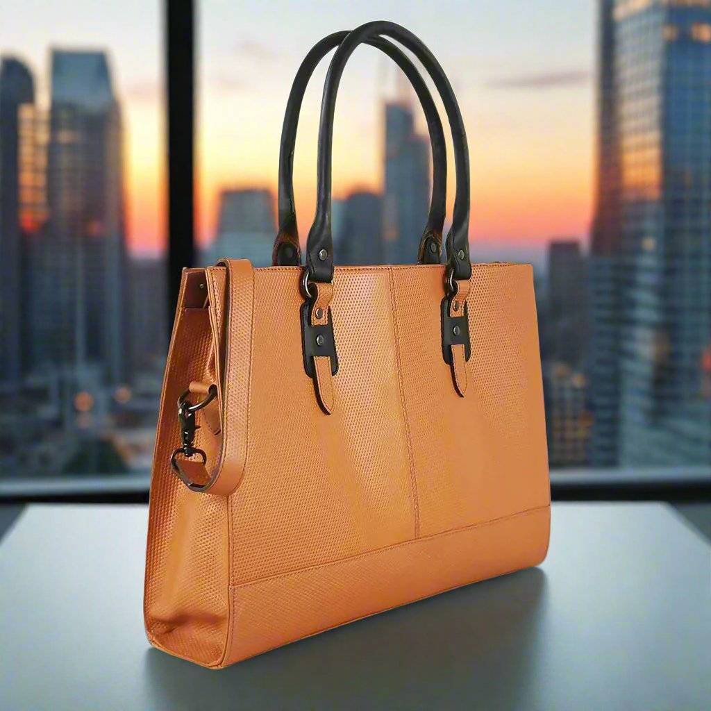 Glazed tan leather laptop bag for a 17 inch machine