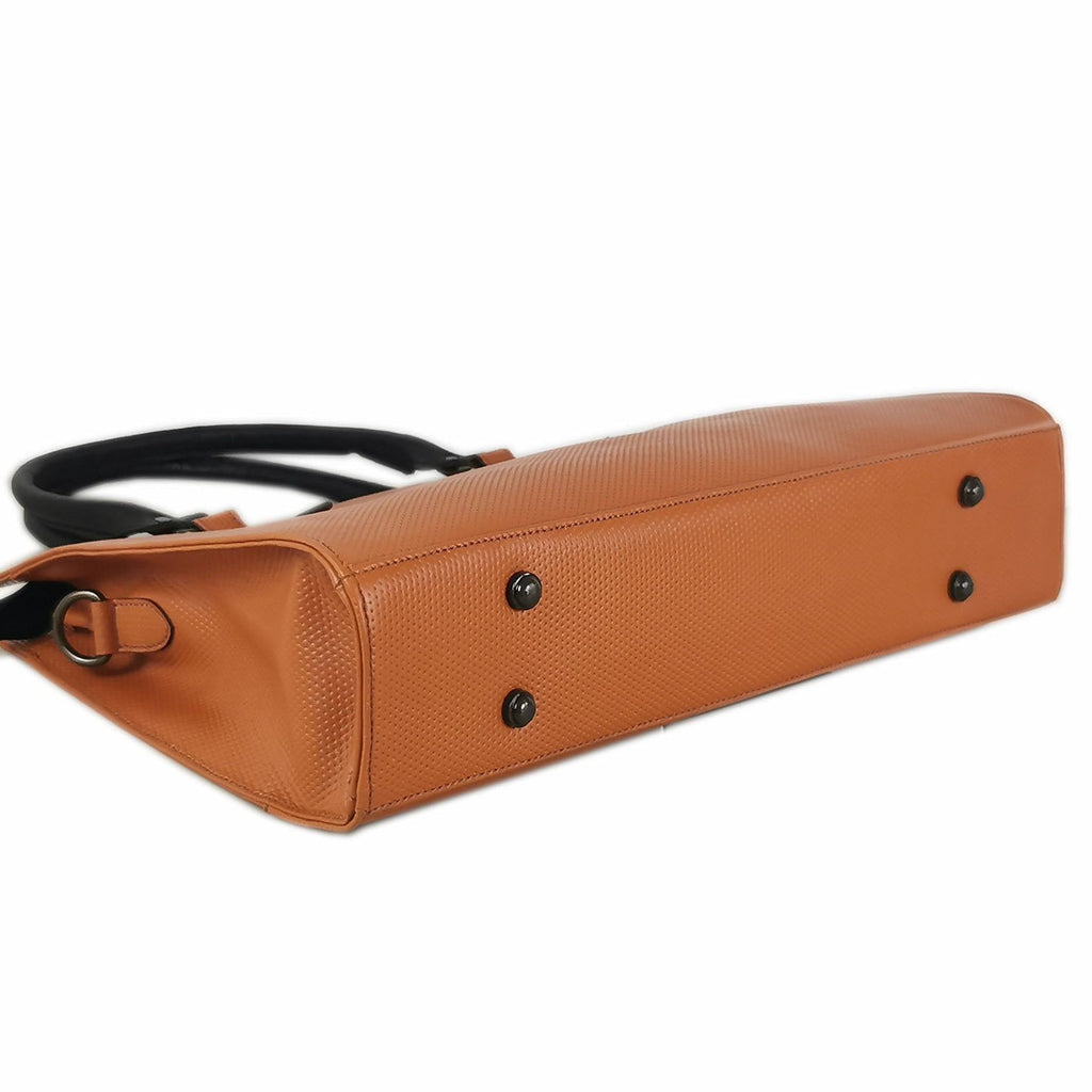 Glazed tan leather laptop bag for a 17 inch machine