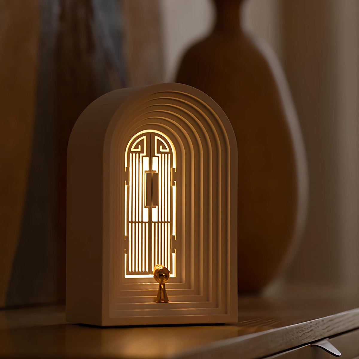 Cordless desk lamp with touch dimming